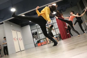SHOW DANCE 成人跳舞班練習
